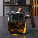 Seriq | Borosilicate Glass Teapot with Infuser and Wooden Handle 550ml