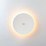 Tarev | Minimalist Round and Square Outdoor LED Wall Light with IP65 Waterproof Rating in Black or White