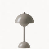 Vayana | Minimalist LED Table Lamp with Adjustable Light Tones