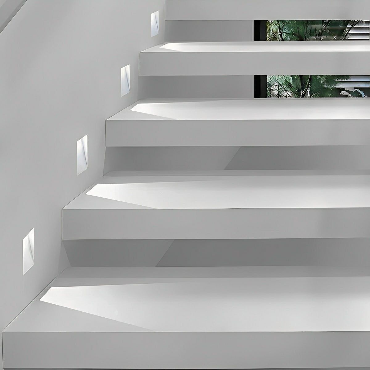 Latimer step light photo 10