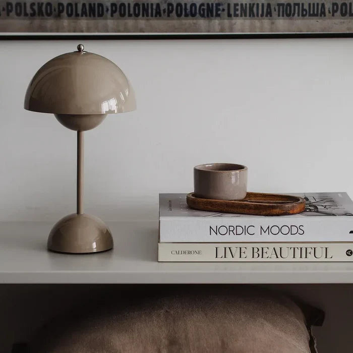 Modern Wireless Table Lamp 2