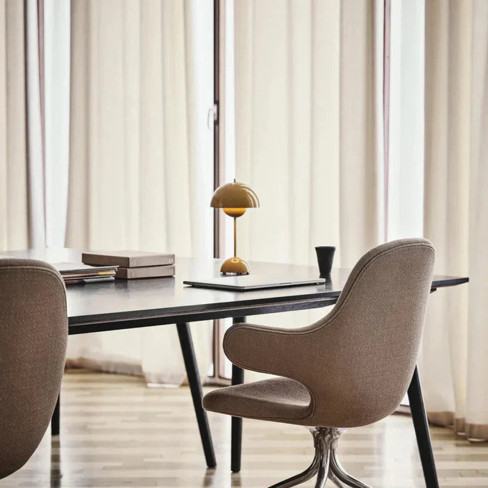 Modern Wireless Table Lamp 4