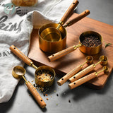 Ulo | 8-Piece Measuring Set with Solid Oak Handles and Engraved Graduations for Cooking and Baking